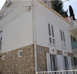 1 Bedroom Ground Floor Apartment with Terrace in Cavtat, Sleeps 2-4